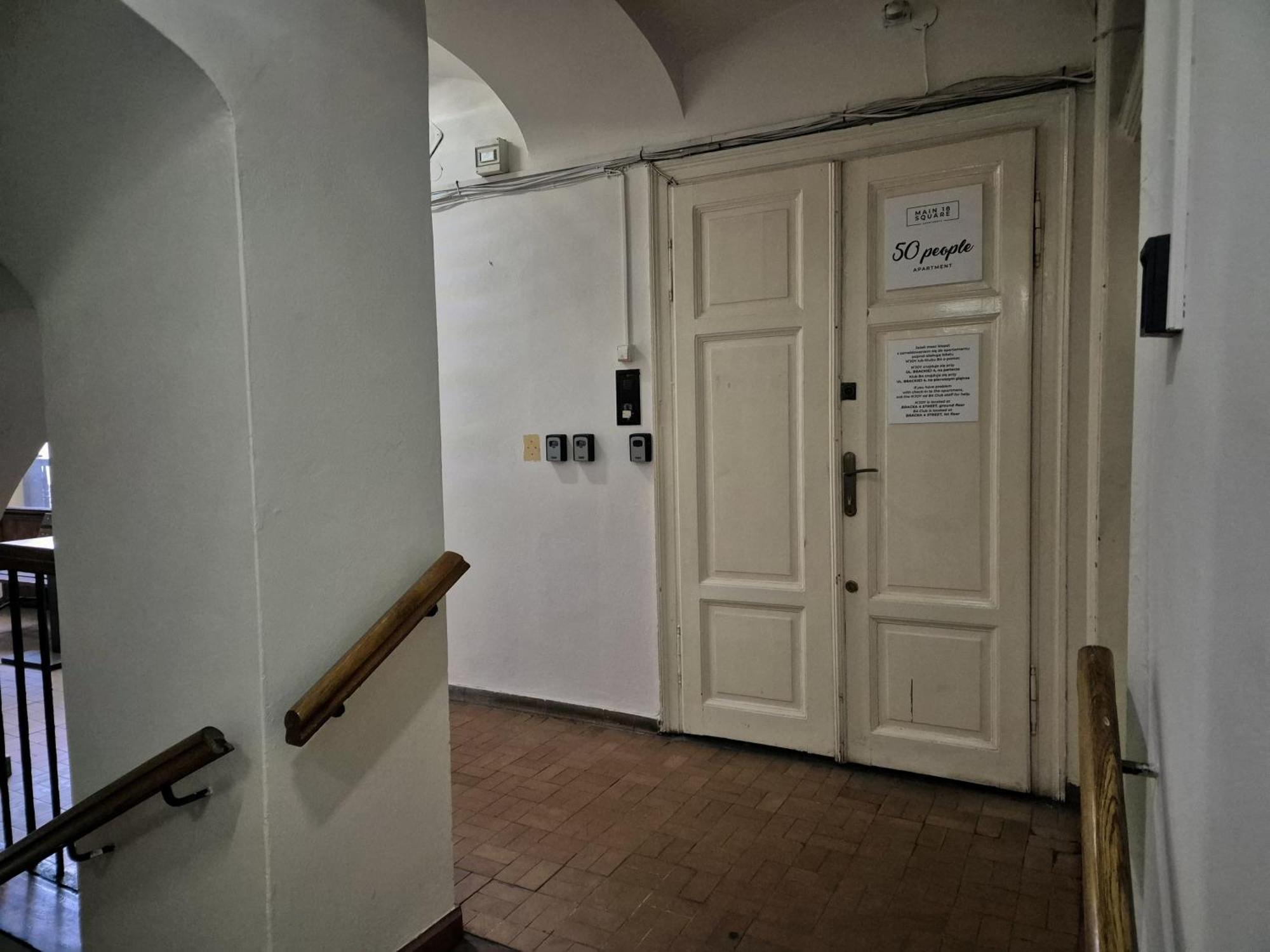 50 People Apartment クラクフ エクステリア 写真